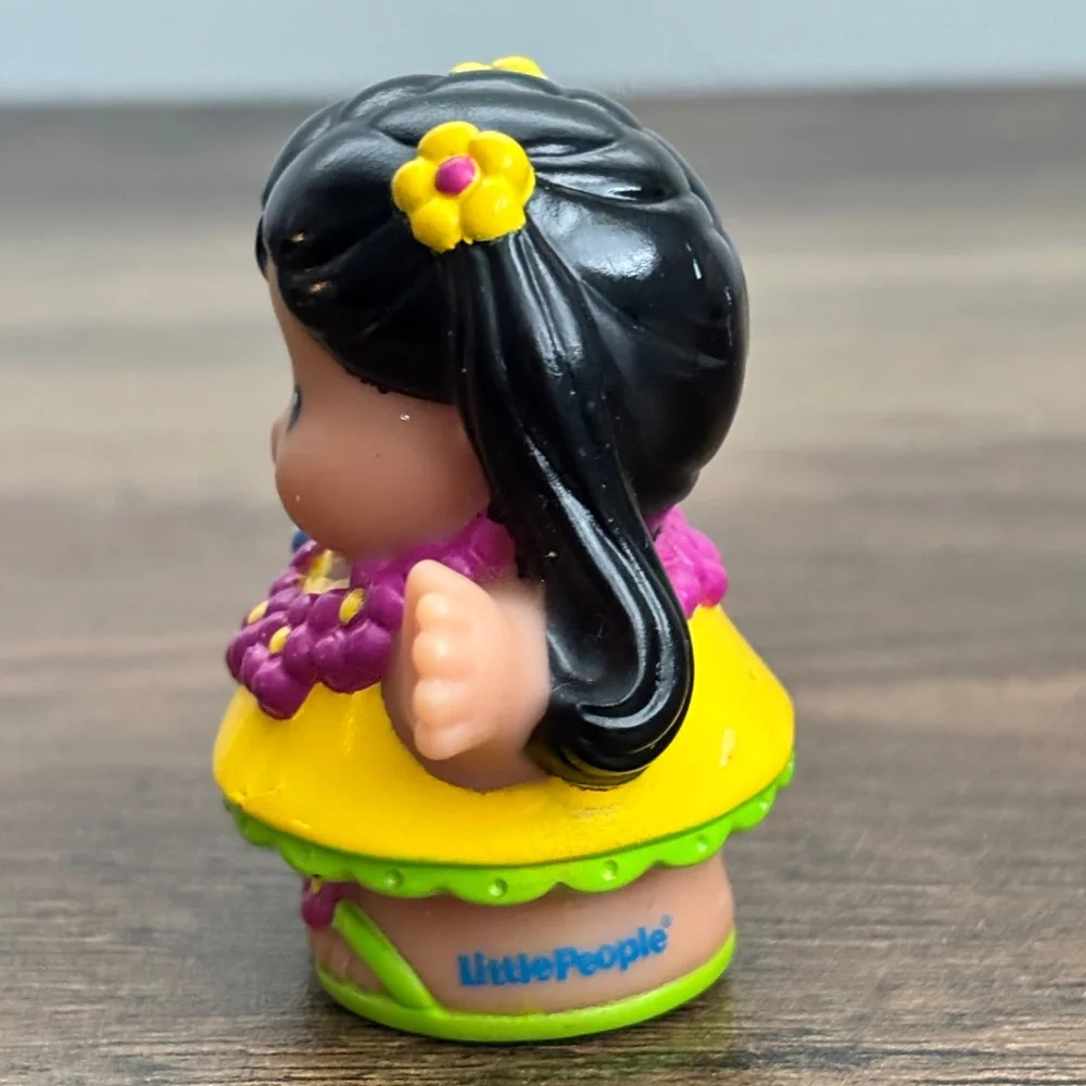 Fisher Price Little People Hawaiian Vacation Mia Girl Blue Phone Toy Figure 2008